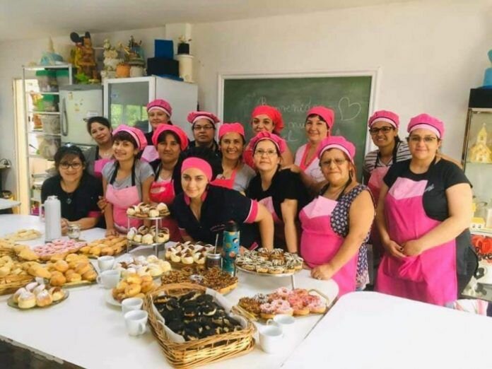 Laura Lanieri realiza su 27° exposición de arte y dulce Laura Lanieri realiza su 27° exposición de arte y dulce