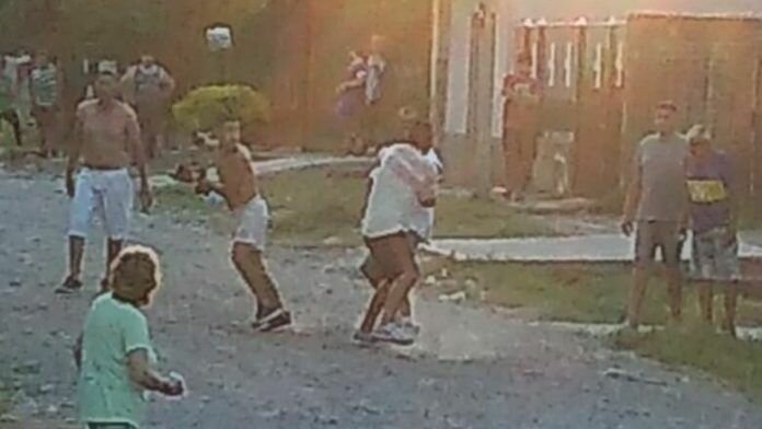 Batalla campal en avenida Donato Álvarez Batalla campal en avenida Donato Álvarez