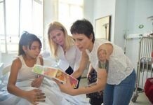 Mayra Mendoza y Verónica Magario en el Hospital de Quilmes