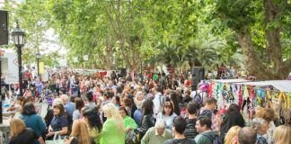Talleres barriales mostraron sus trabajos en la Plaza San Martín