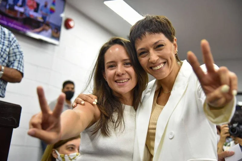 Mayra Mendoza participó del acto de asunción de los nuevos concejales