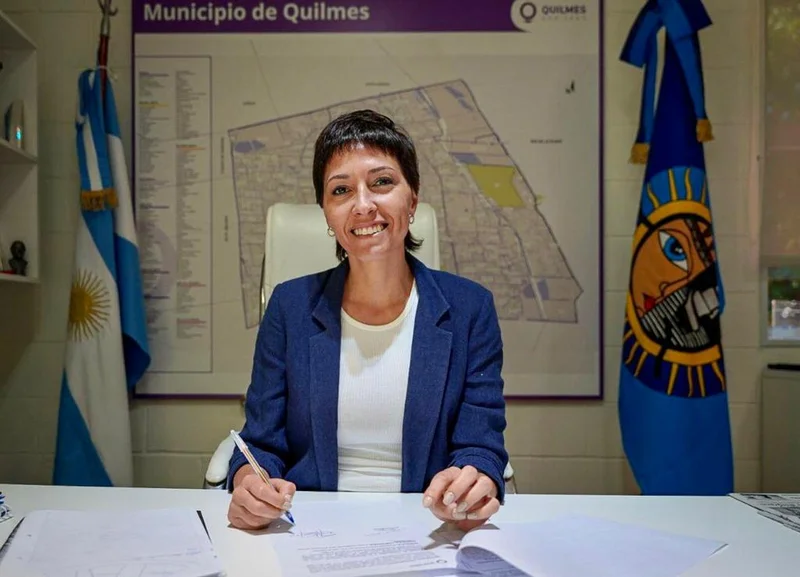 Mayra Mendoza anunció un aumento salarial del 48,2% y un bono de $10.000 para trabajadores municipales