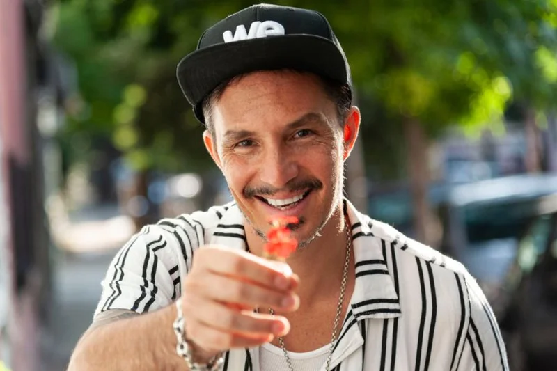 Emmanuel Horvilleur en la fiesta de las colectividades de Quilmes