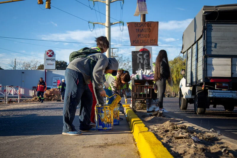Operativo integral de limpieza en avenida Donato Álvarez