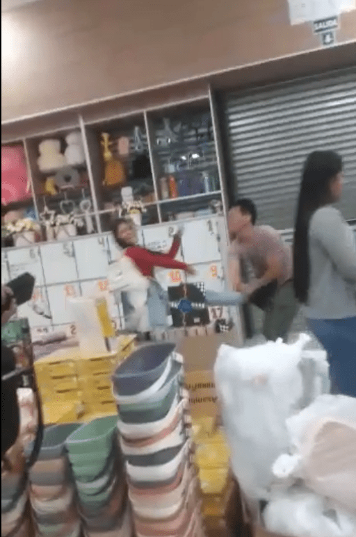 Encargado de la tienda “M&Q regalos” de Solano golpeó a una empleada