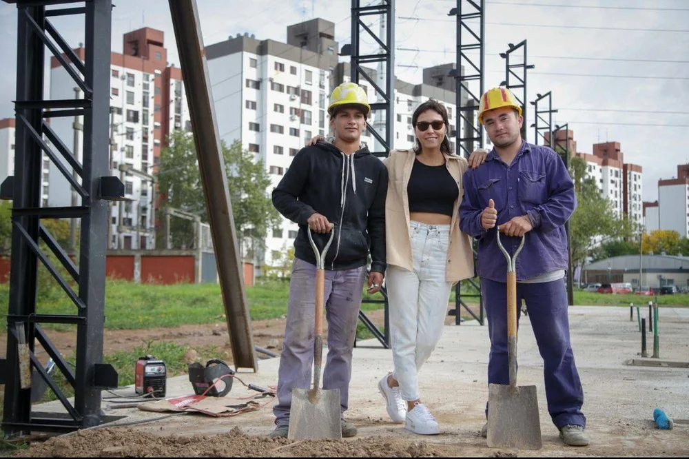 Mayra Mendoza supervisó el avance de obra del nuevo vivero municipal