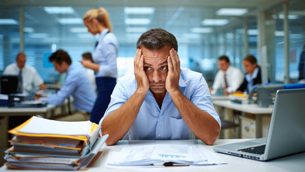 Cuáles son las carreras con menor proyección laboral en 2026, según la inteligencia artificial