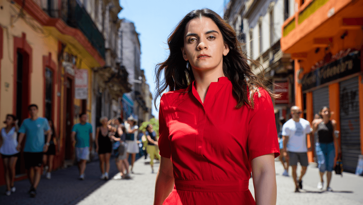 En busca del sexo perdido: la comedia que conquista la calle Corrientes con una actriz que se reinventa “en su doble vida”