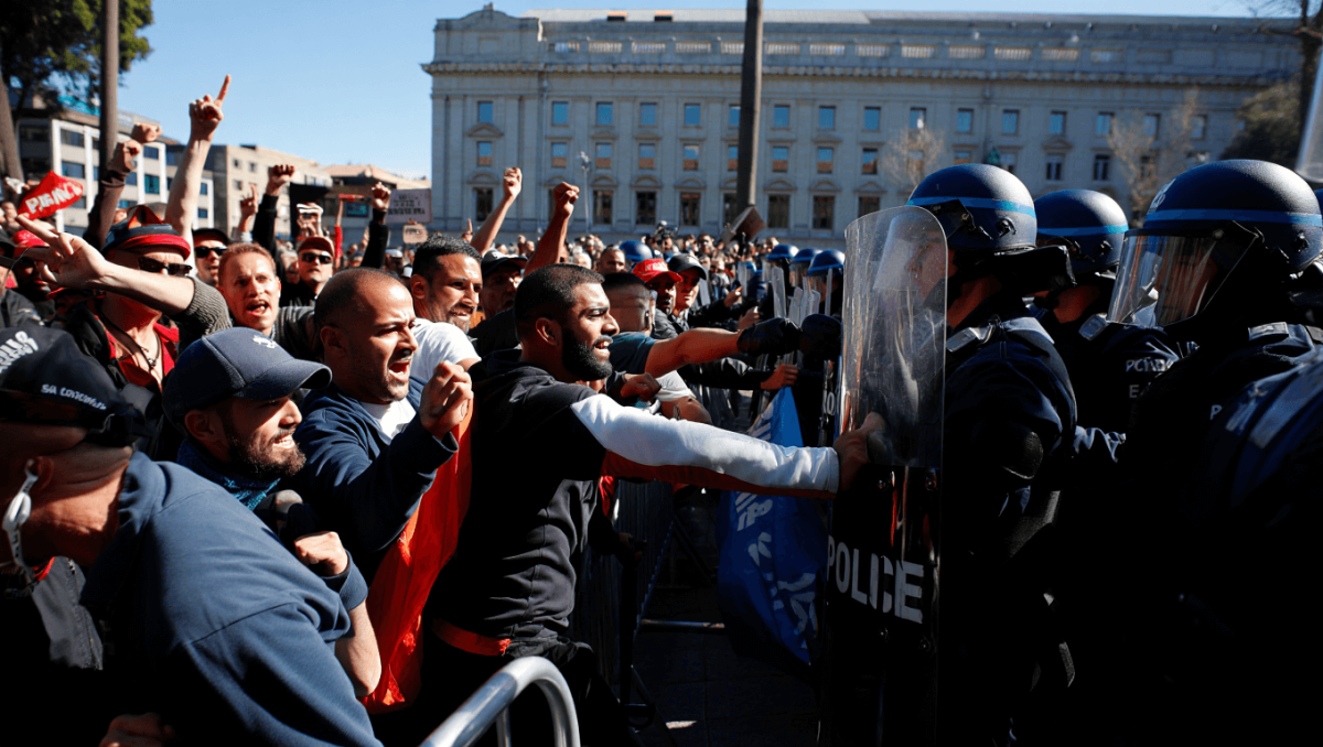 Incidentes frente al Congreso durante la marcha contra la reforma laboral: más de 30 detenidos