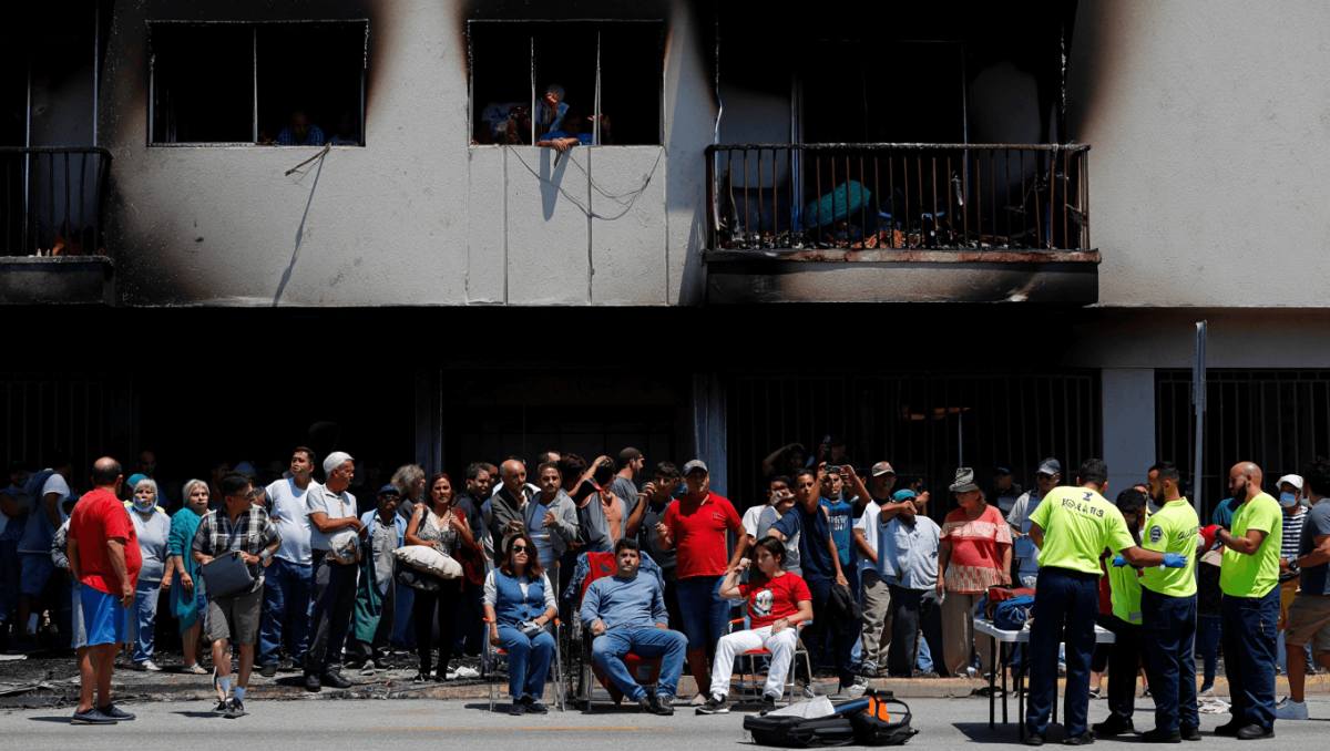 Incendio en Monserrat: 70 evacuados y tres asistidos por el SAME
