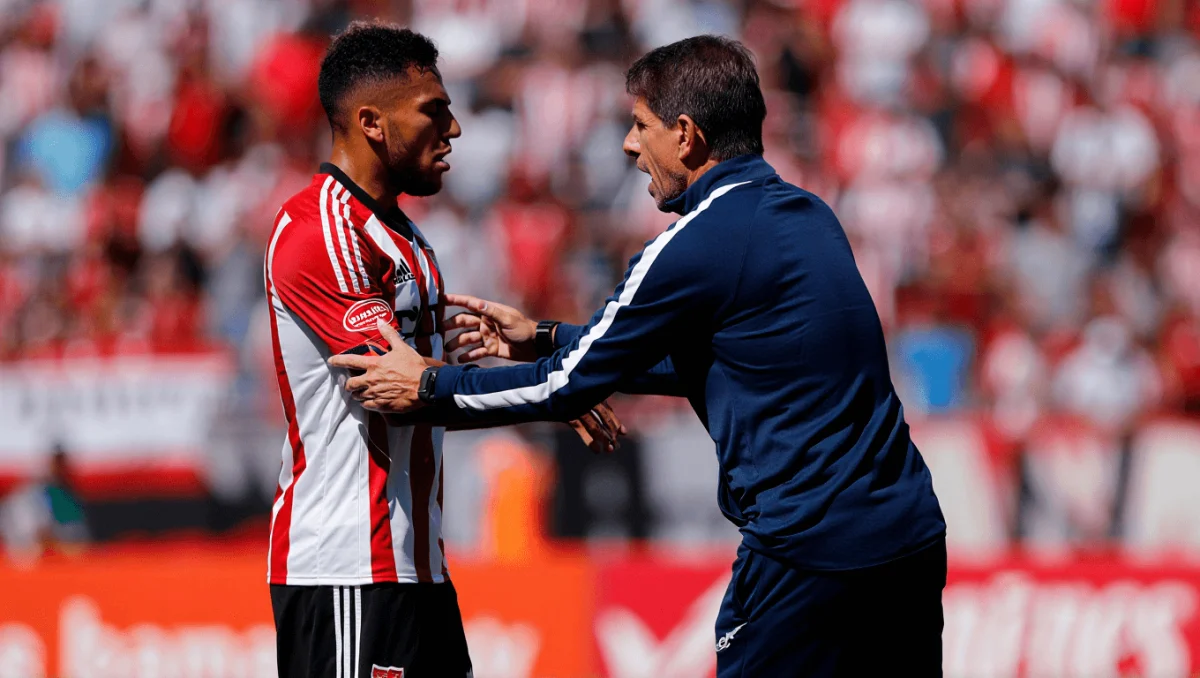 Historias de Independiente y Vélez: descenso turbio, venganza y paternidad en jaque