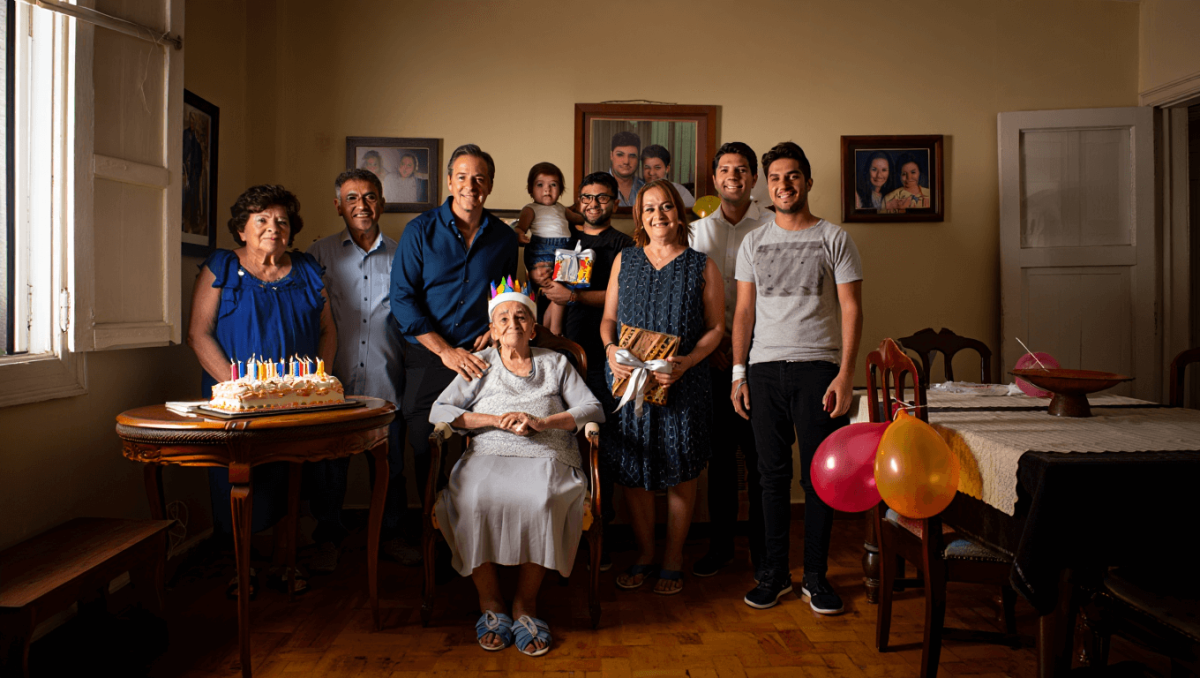 Sergio Lapegüe celebró el cumpleaños de su madre después del violento robo que sufrió: “Felices de verte sonreír”