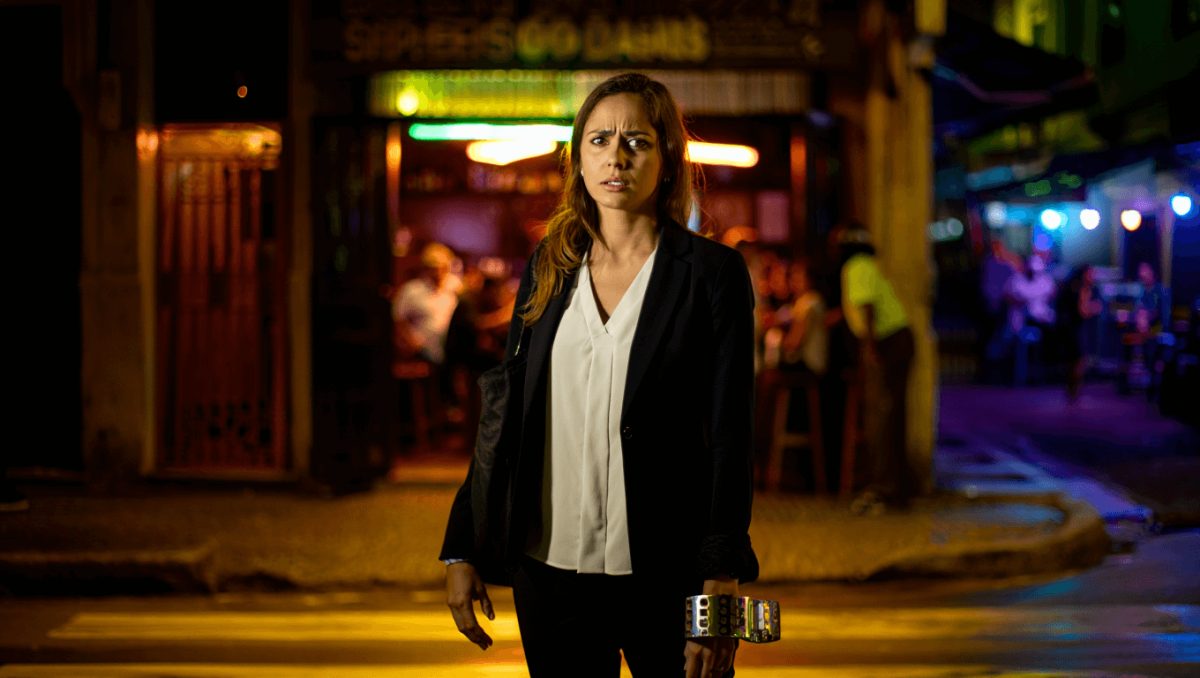 Gestos racistas en Brasil: le colocaron la tobillera electrónica a la abogada