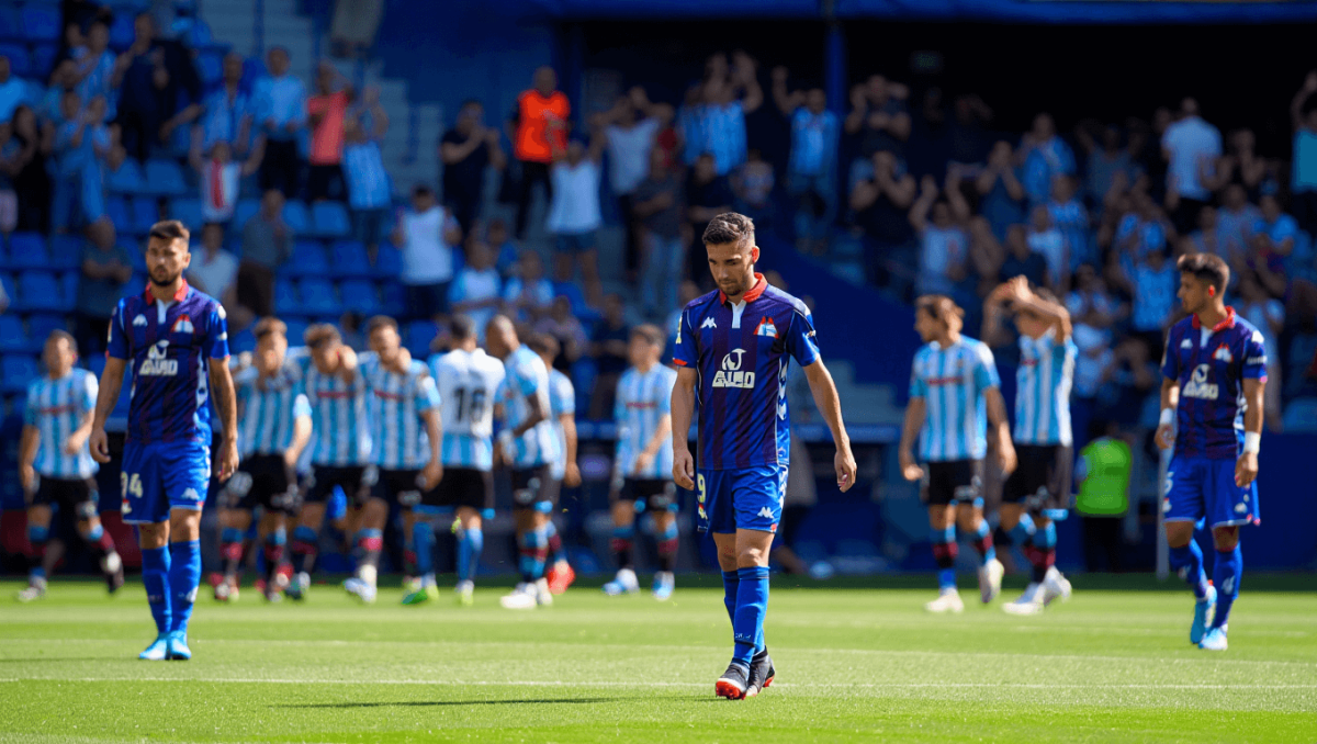 Alavés sufrió una dura derrota contra Levante en la posible despedida de Coudet