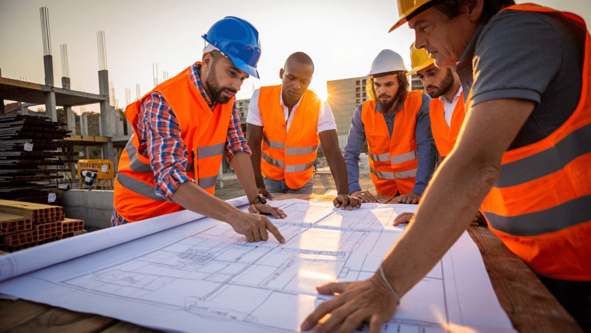 ¿Cuáles son las proyecciones de costos de construcción para marzo 2026?