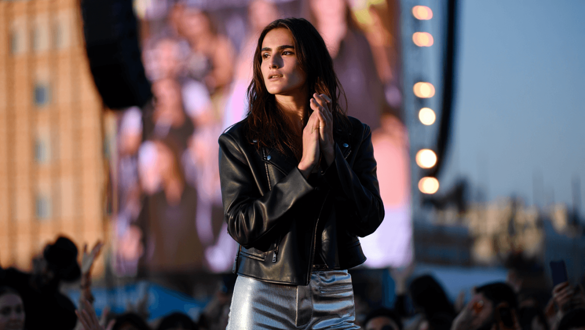Emilia Mernes, de la guitarra heredada al fenómeno popstar: familia, récords y una guerra con Tini y María Becerra