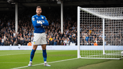 Dibu Martínez hizo historia con Aston Villa en la derrota ante Fulham por la Premier League