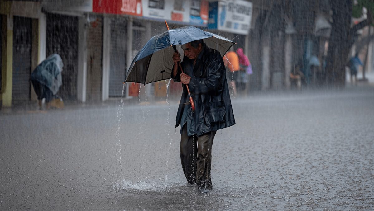 El SMN emitió una alerta naranja por lluvias fuertes para este martes en la provincia de Buenos Aires