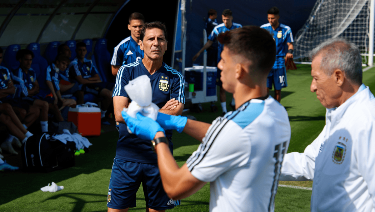 La defensa de la Selección Argentina, un dolor de cabeza para Lionel Scaloni