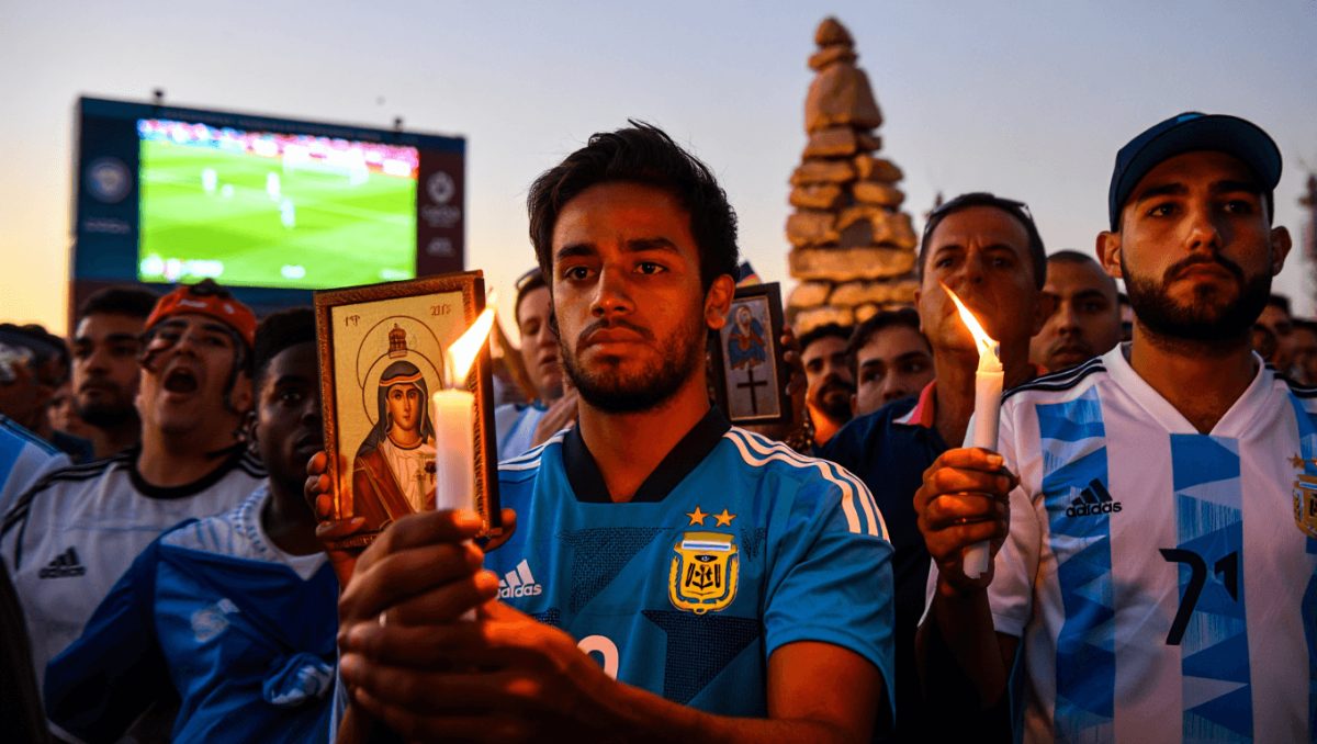 Fútbol. Cine, fe y el Uritorco como testigo: el "documental definitivo" sobre Qatar 2022 es cordobés