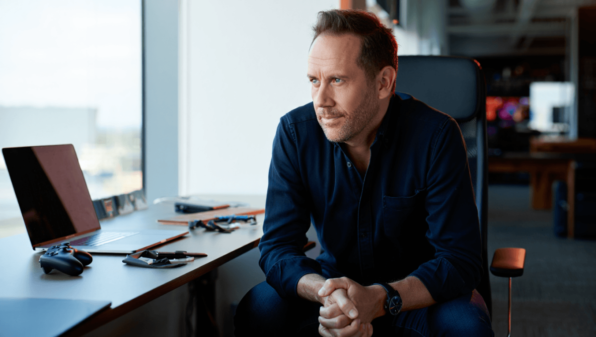 Videojuegos. Entrevista con Gregory Louden, desarrollador creativo de Saros: así se hizo el mejor juego de 2026