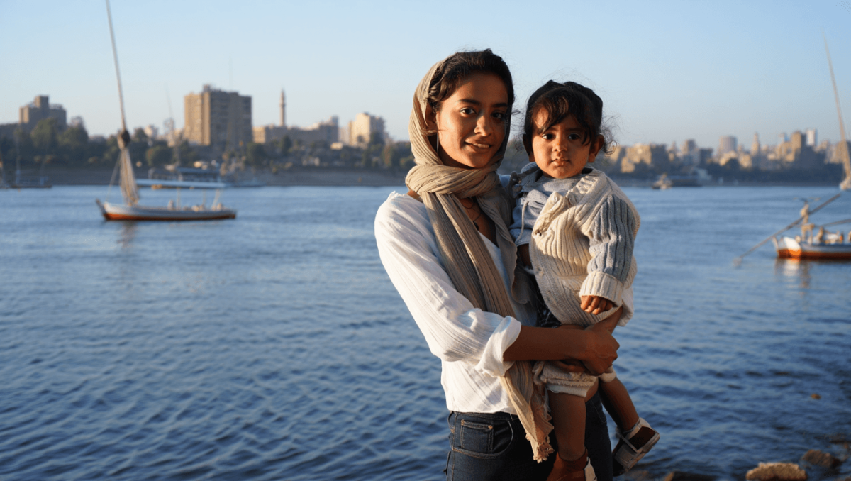La salteña que emigró a Egipto, donde acaba de ser mamá y no imaginaba ver los octavos con el Nilo de fondo