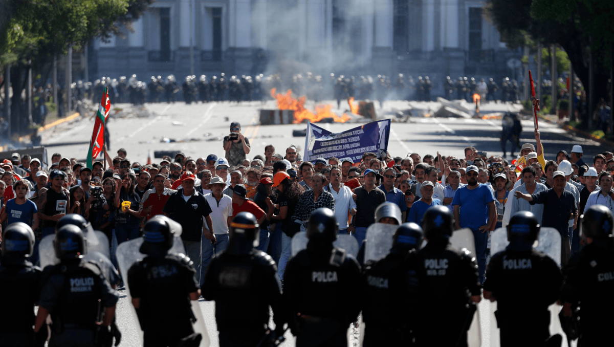 Protestas de la CGT: hubo incidentes en Avellaneda y se espera una movilización hacia el Congreso