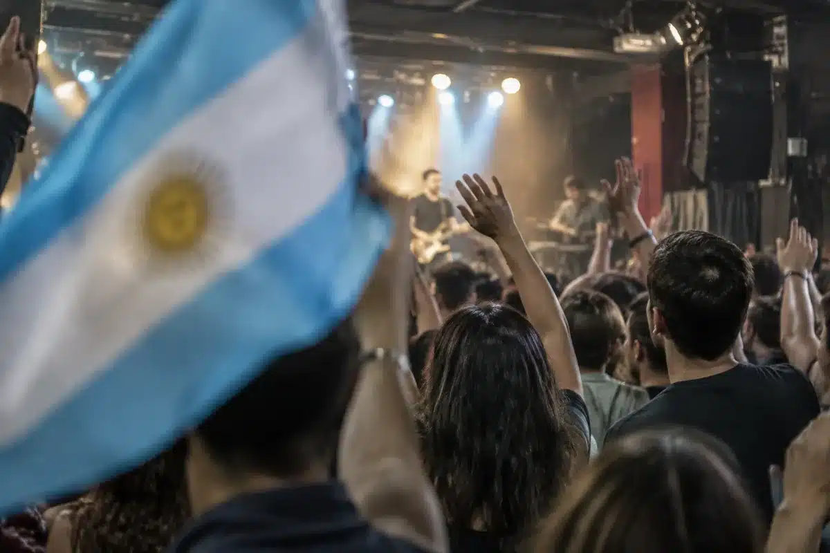 David Bisbal cautiva Argentina con tour Eternos: público vive homenaje inolvidable