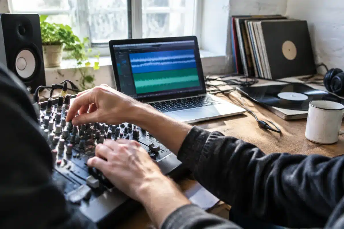IA musical: discográficas presionan por control que amenaza ingresos de artistas